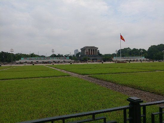 Ba Dinh Meydanı